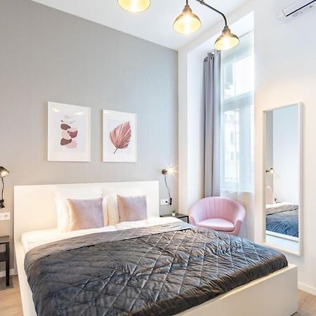 Extreme Central - Modern Mini Studio Budapest Luaran gambar